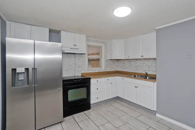 $224,000 | 39 Wade Avenue, Bloomfield, CT 06002