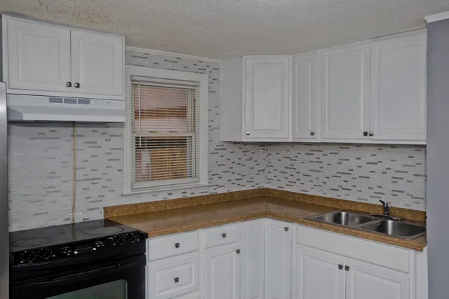 $224,000 | 39 Wade Avenue, Bloomfield, CT 06002