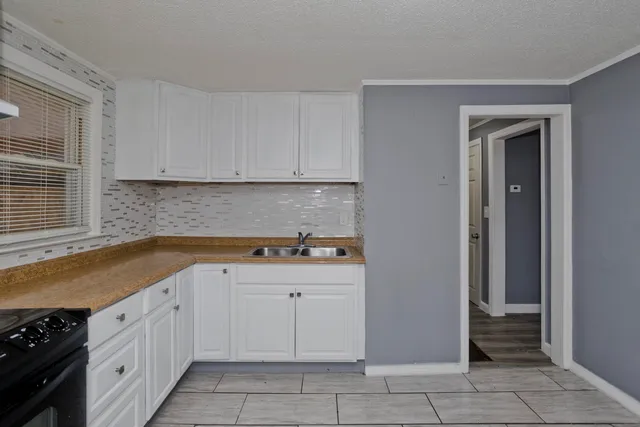 $224,000 | 39 Wade Avenue, Bloomfield, CT 06002