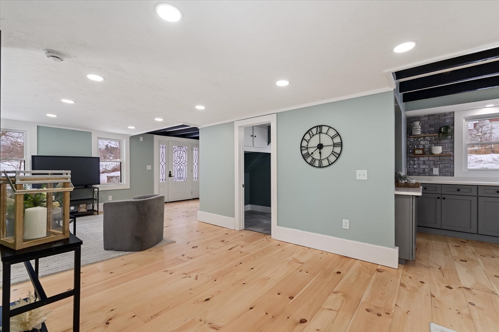 294 Boston Road Sutton, MA 01590 - Photo 12 of 38