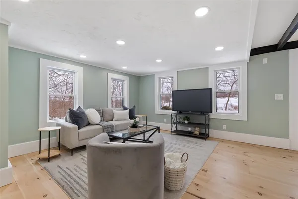 $575,000 | 294 Boston Road, Sutton, MA 01590