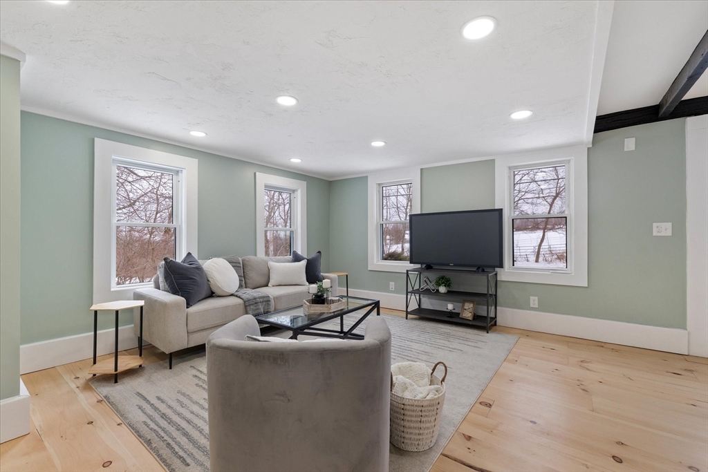 294 Boston Road Sutton, MA 01590 - Photo 6 of 38