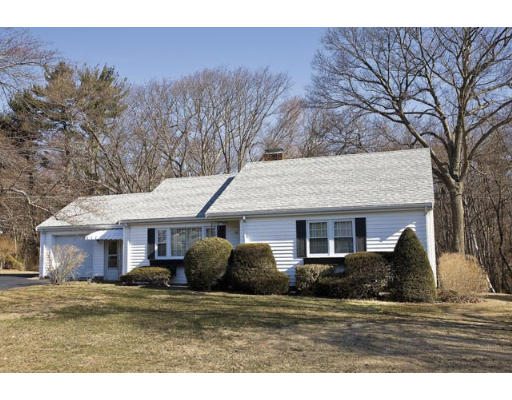 88 Gloucester Road Westwood, MA 02090 - Photo 1 of 3 Gallery Image 1