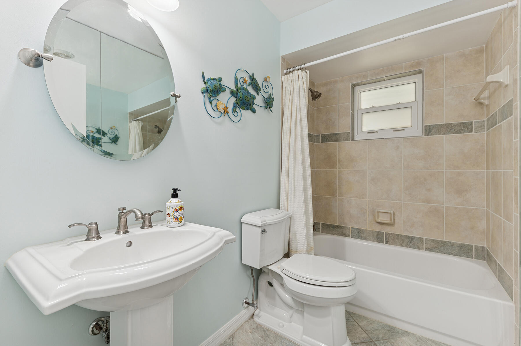 8816 Southeast May Terrace Hobe Sound, FL 33455 - Photo 11 of 27 Guest Bathroom