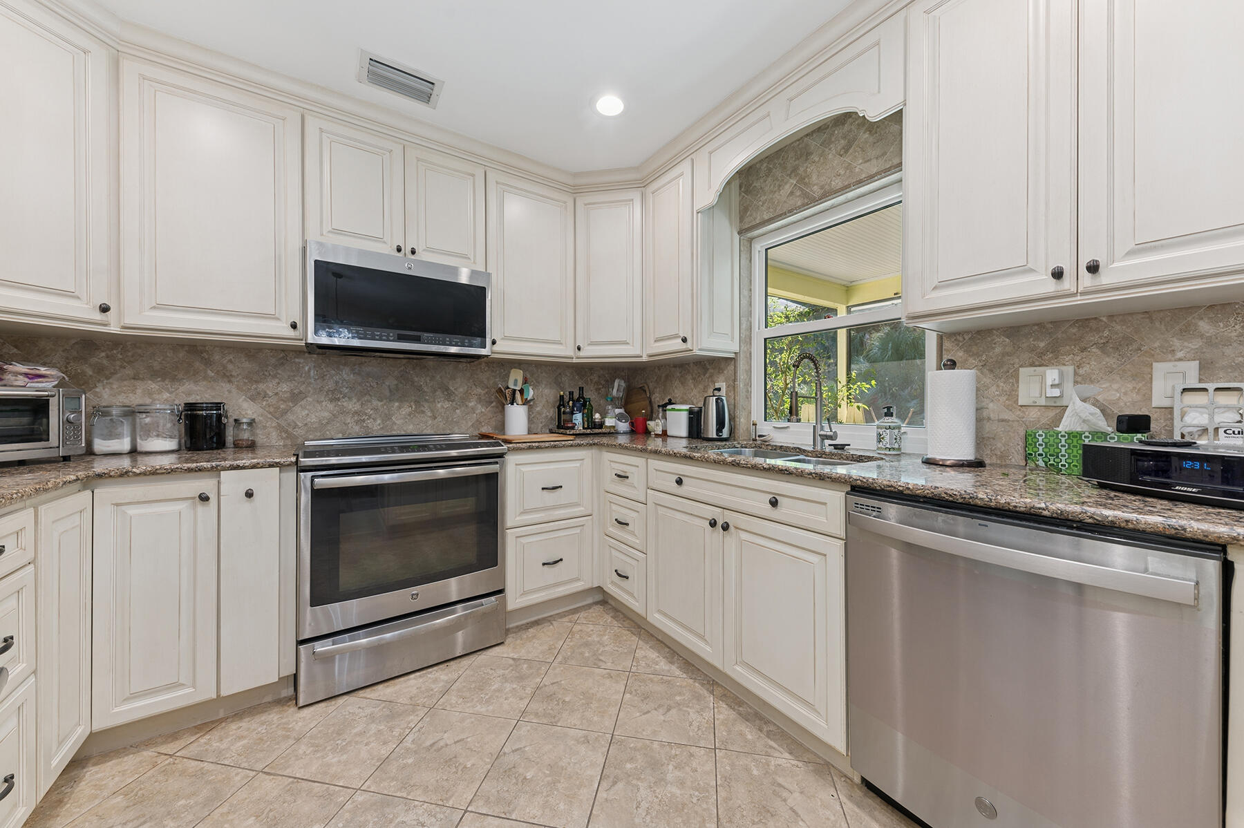 8816 Southeast May Terrace Hobe Sound, FL 33455 - Photo 7 of 27 Kitchen