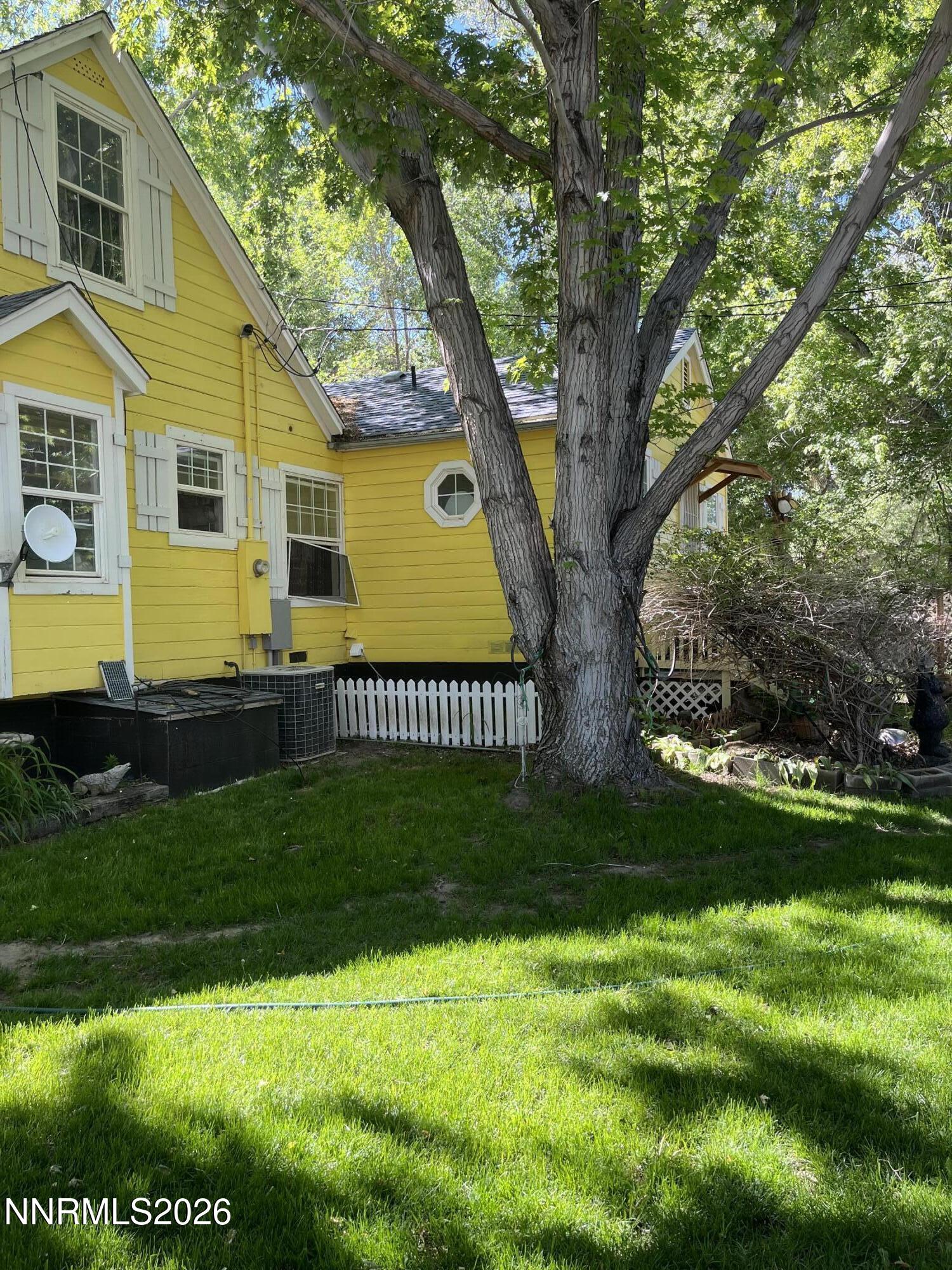 834 West Bridge Street Yerington, NV 89447 - Photo 2 of 21 IMG_9039