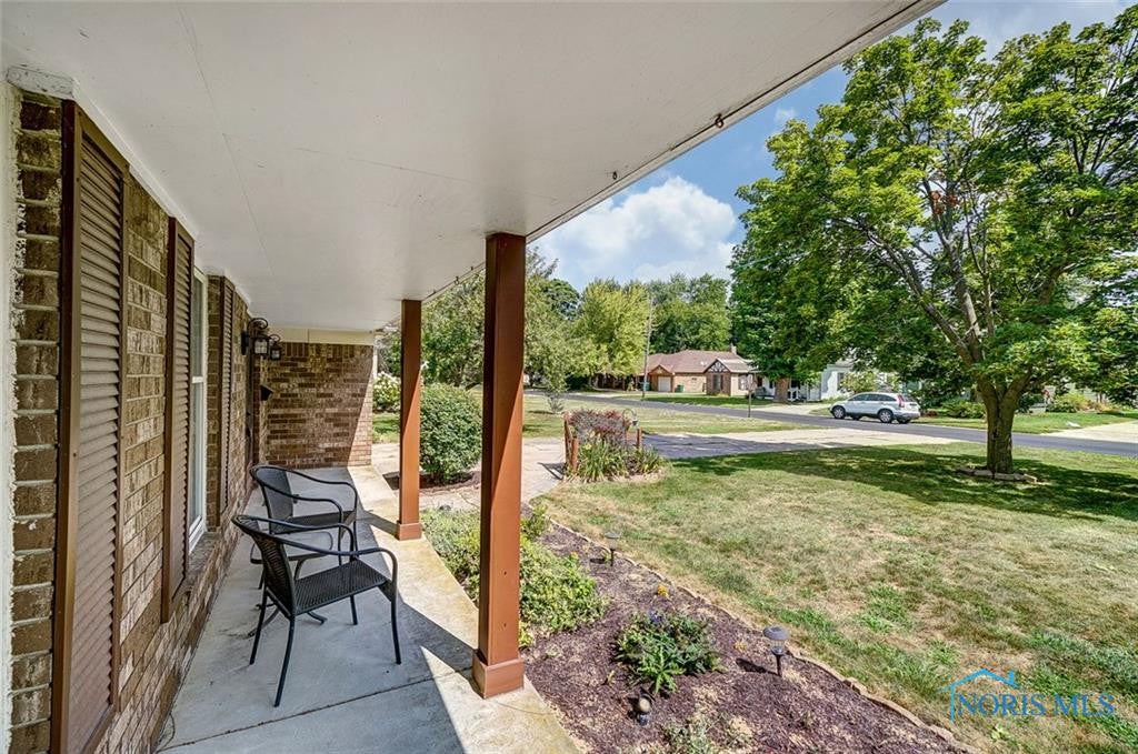331 Colony Road Rossford, OH 43460 - Photo 3 of 24 Gallery Image 3