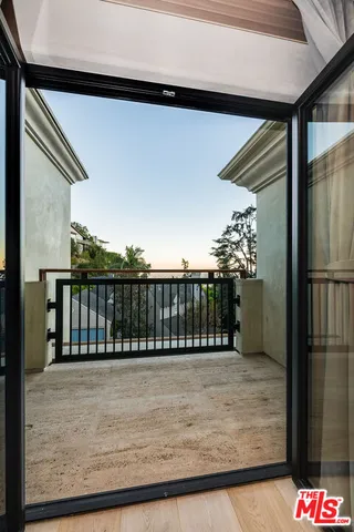 $4,895,000 | 8721 Sunset Plaza Terrace, West Hollywood, CA 90069