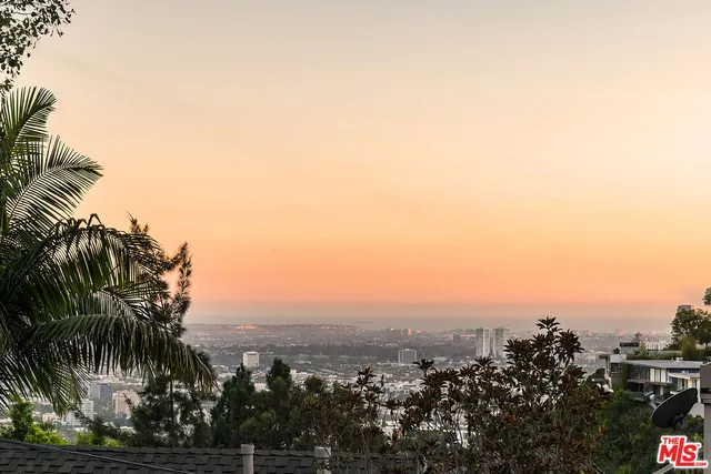 $4,895,000 | 8721 Sunset Plaza Terrace, West Hollywood, CA 90069