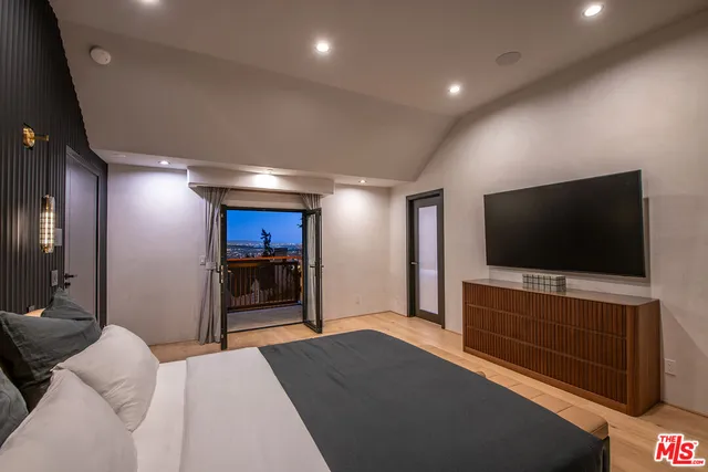 $4,895,000 | 8721 Sunset Plaza Terrace, West Hollywood, CA 90069