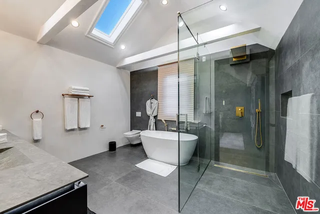 $4,895,000 | 8721 Sunset Plaza Terrace, West Hollywood, CA 90069