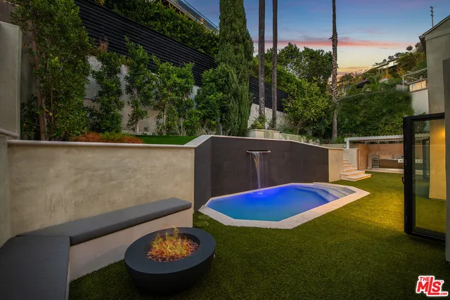 $4,895,000 | 8721 Sunset Plaza Terrace, West Hollywood, CA 90069
