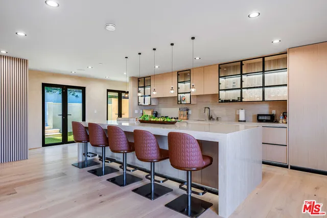 $4,895,000 | 8721 Sunset Plaza Terrace, West Hollywood, CA 90069
