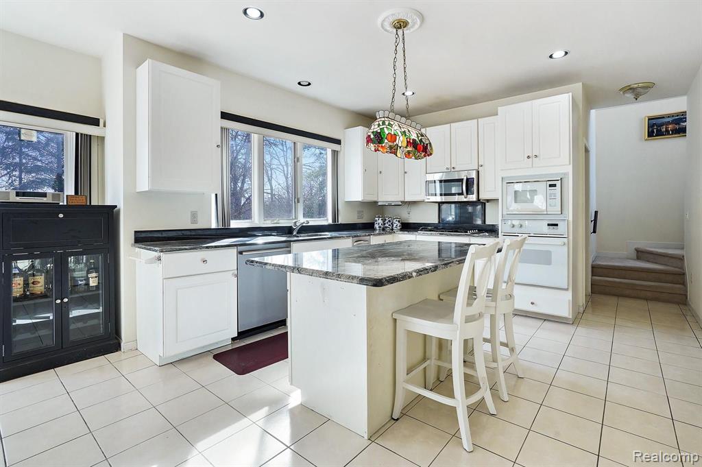3121 Hedgewood Lane Rochester Hills, MI 48309 - Photo 8 of 38