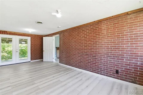 $160,000 | 8736 Marvista Drive, St. Louis, MO 63114