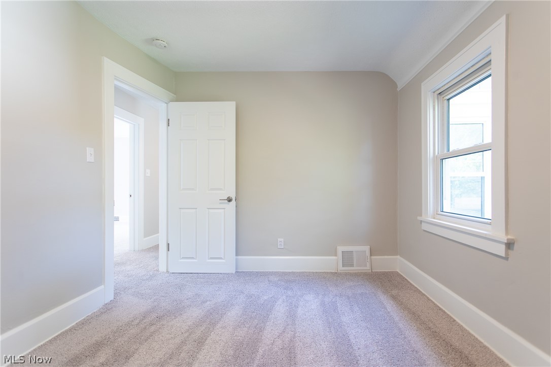 3961 Elmwood Road Cleveland Heights, OH 44121 - Photo 19 of 35