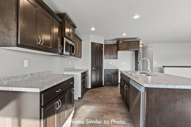 $414,900 | 1691 Betty Jean Ln Green, Green Bay, WI 54313