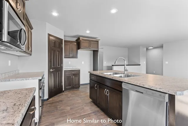 $414,900 | 1691 Betty Jean Ln Green, Green Bay, WI 54313