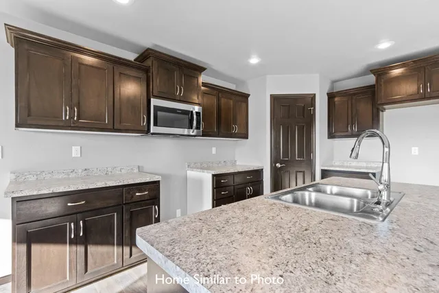 $414,900 | 1691 Betty Jean Ln Green, Green Bay, WI 54313