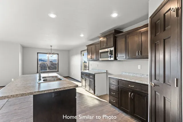 $414,900 | 1691 Betty Jean Ln Green, Green Bay, WI 54313