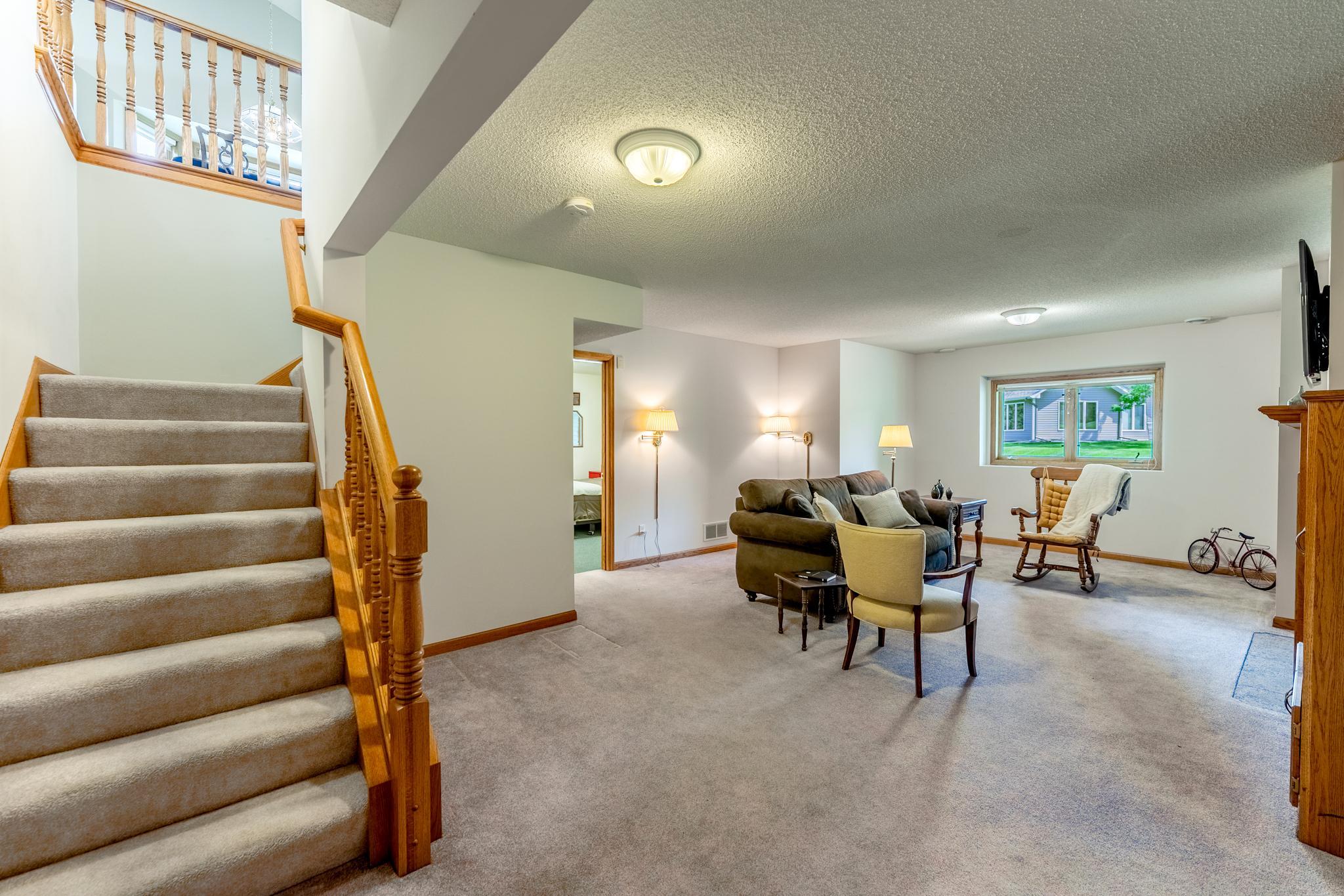 3022 Highpointe Curve Roseville, MN 55113 - Photo 24 of 38