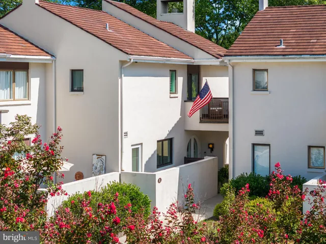 $805,000 | 8 Brettagne, Devon, PA 19333