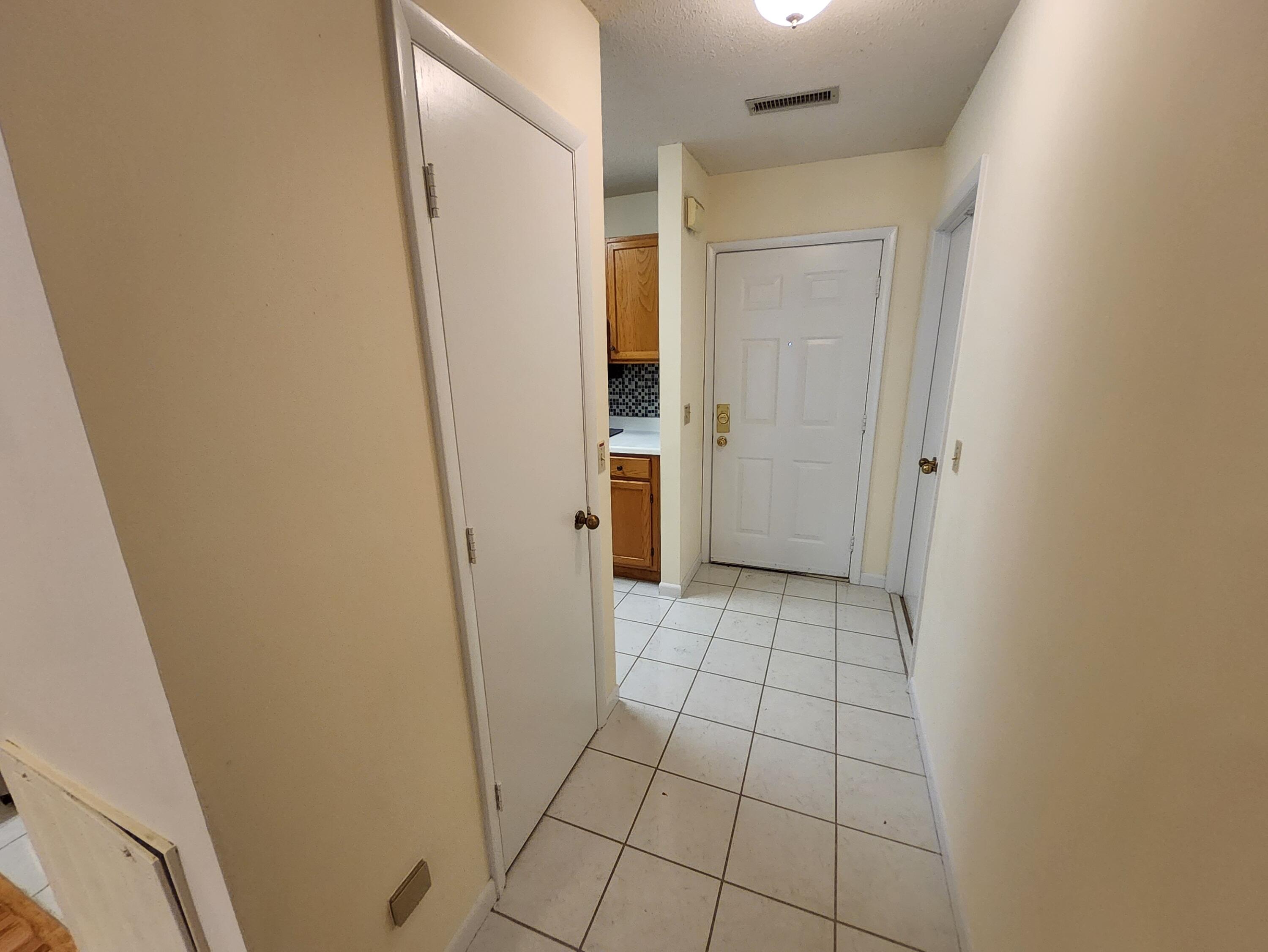 7 R Thomas Walter Circle Santee, SC 29142 - Photo 2 of 13 20221115_154050