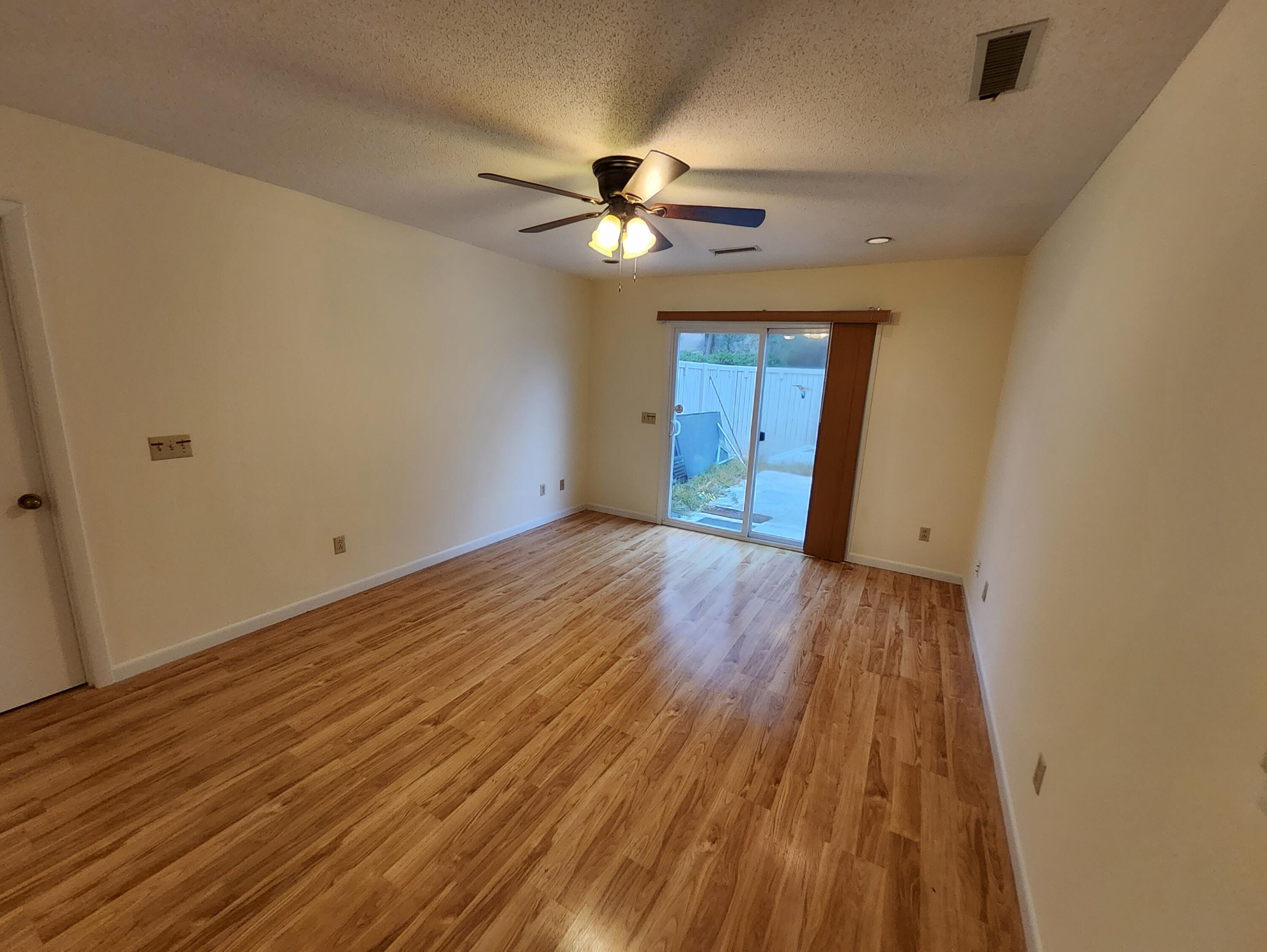 7 R Thomas Walter Circle Santee, SC 29142 - Photo 3 of 13 20221115_154105