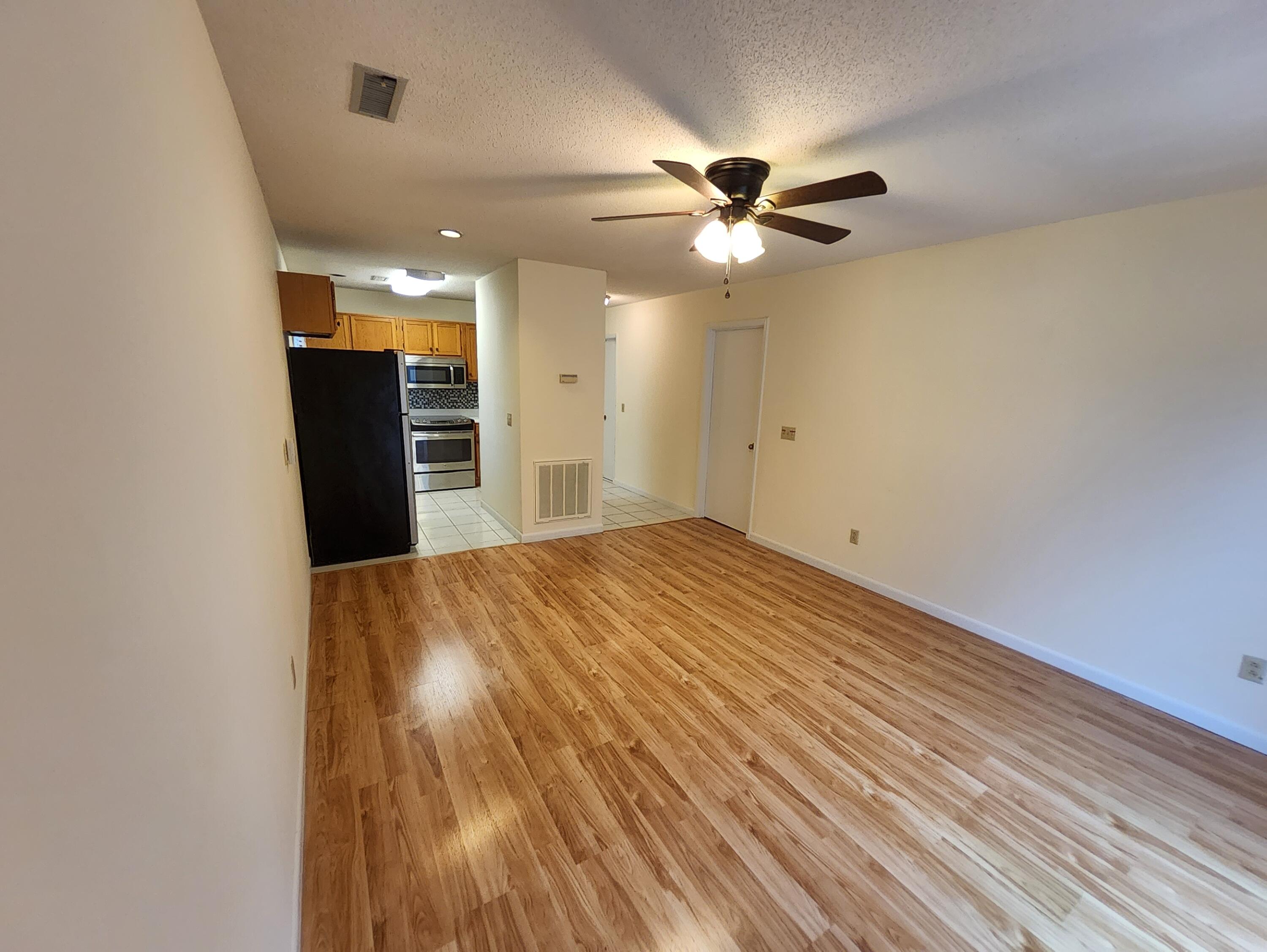 7 R Thomas Walter Circle Santee, SC 29142 - Photo 4 of 13 20221115_154115