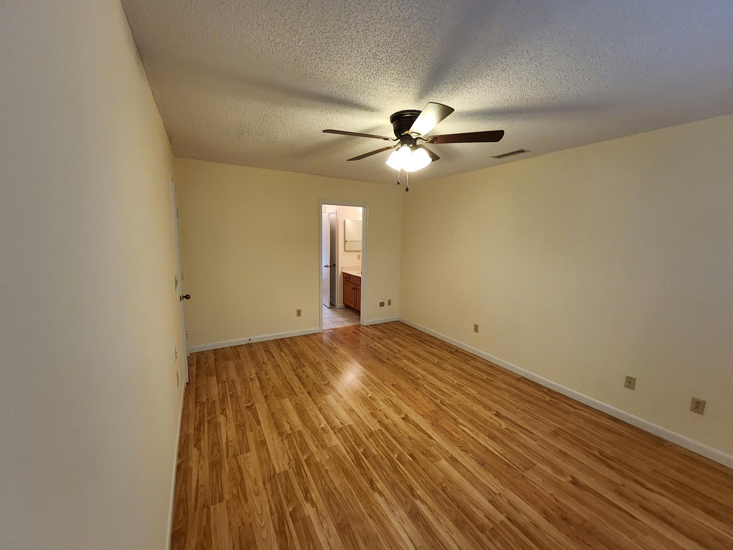 7 R Thomas Walter Circle Santee, SC 29142 - Photo 8 of 13 20221115_154003