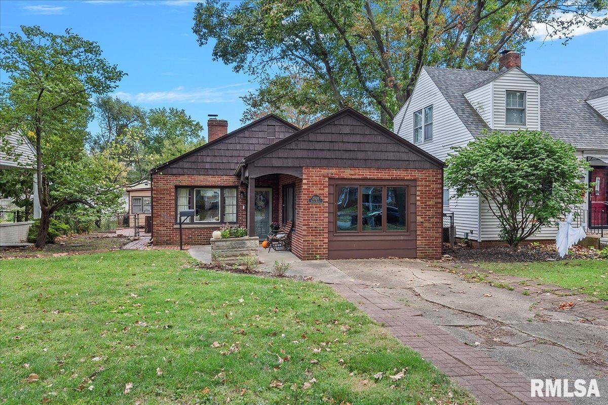 2028 South Walnut Street Springfield, IL 62704 - Photo 1 of 51