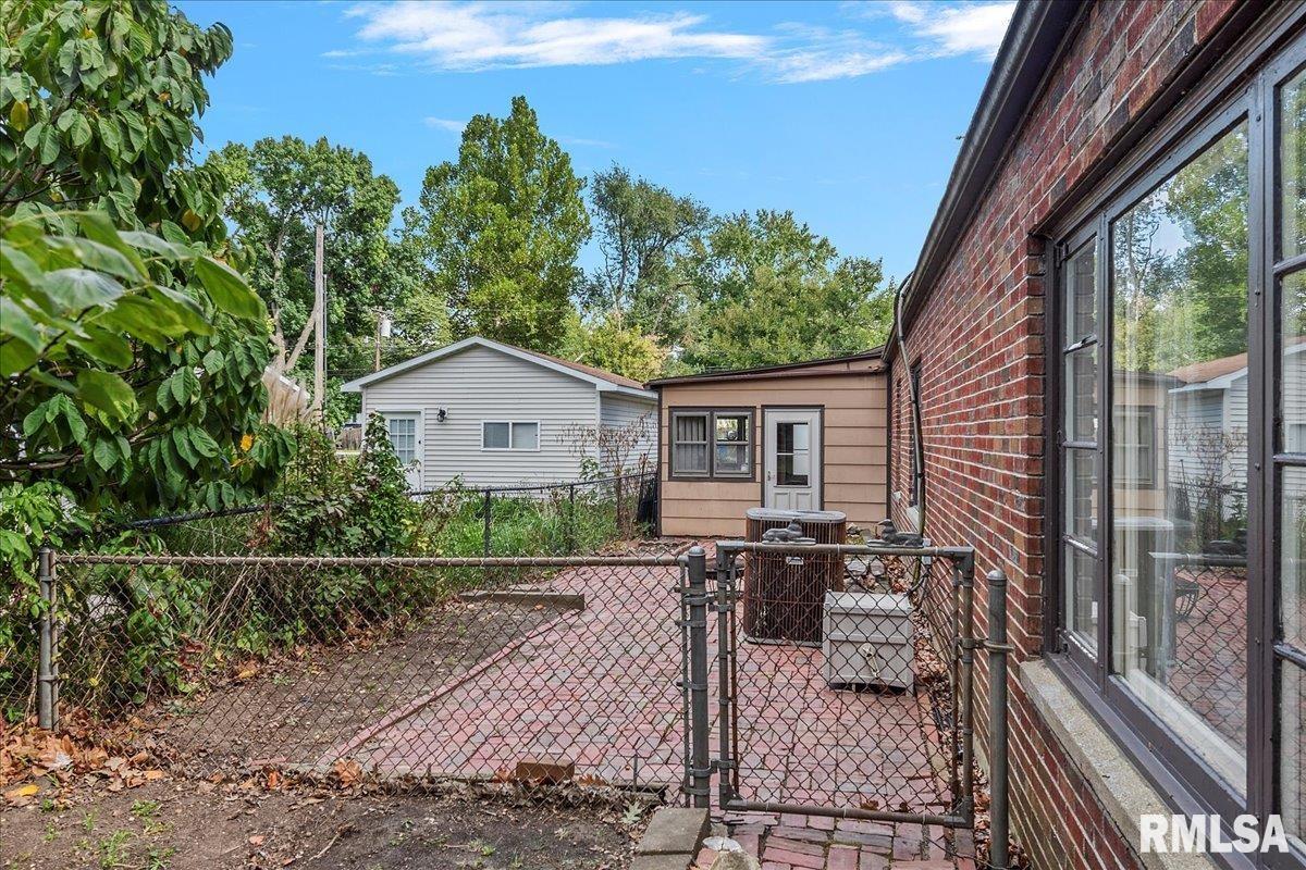 2028 South Walnut Street Springfield, IL 62704 - Photo 40 of 51