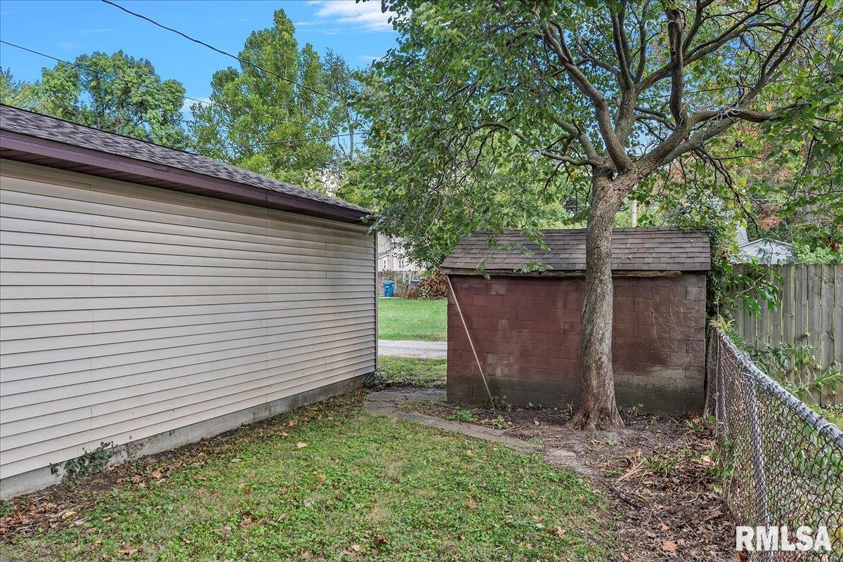 2028 South Walnut Street Springfield, IL 62704 - Photo 41 of 51