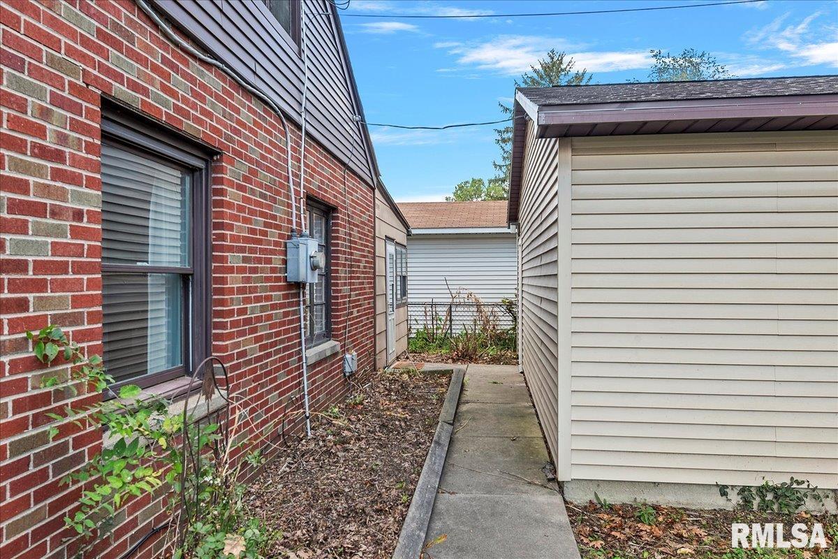 2028 South Walnut Street Springfield, IL 62704 - Photo 42 of 51