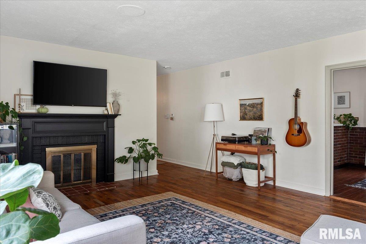 2028 South Walnut Street Springfield, IL 62704 - Photo 8 of 51