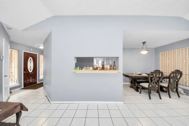 a view of a livingroom with furniture