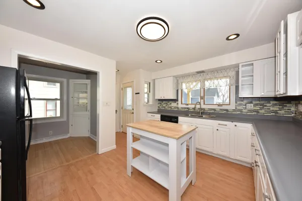 $2,700 | 309 West Washington Street, Port Washington, WI 53074