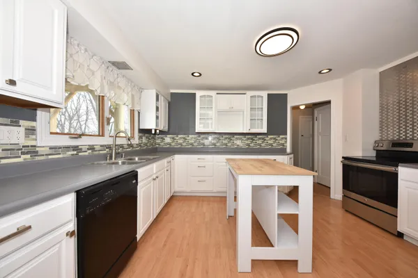 $2,700 | 309 West Washington Street, Port Washington, WI 53074