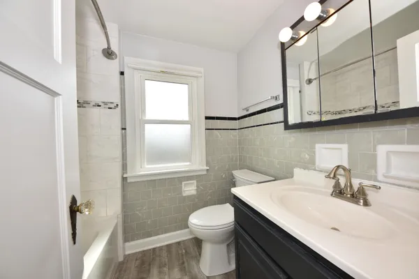 $2,700 | 309 West Washington Street, Port Washington, WI 53074