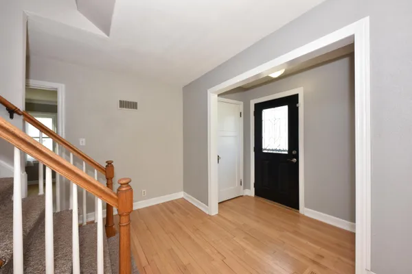 $2,700 | 309 West Washington Street, Port Washington, WI 53074