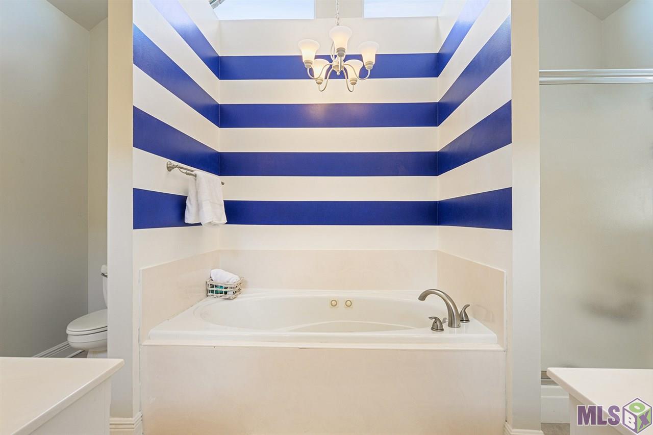 17725 Ridge Park Avenue Baton Rouge, LA 70817 - Photo 11 of 21 Primary Bathroom with Separate Shower and Jetted Tub
