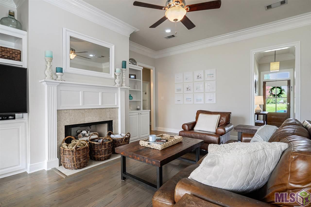 17725 Ridge Park Avenue Baton Rouge, LA 70817 - Photo 3 of 21 Living Room with Gas Fireplace