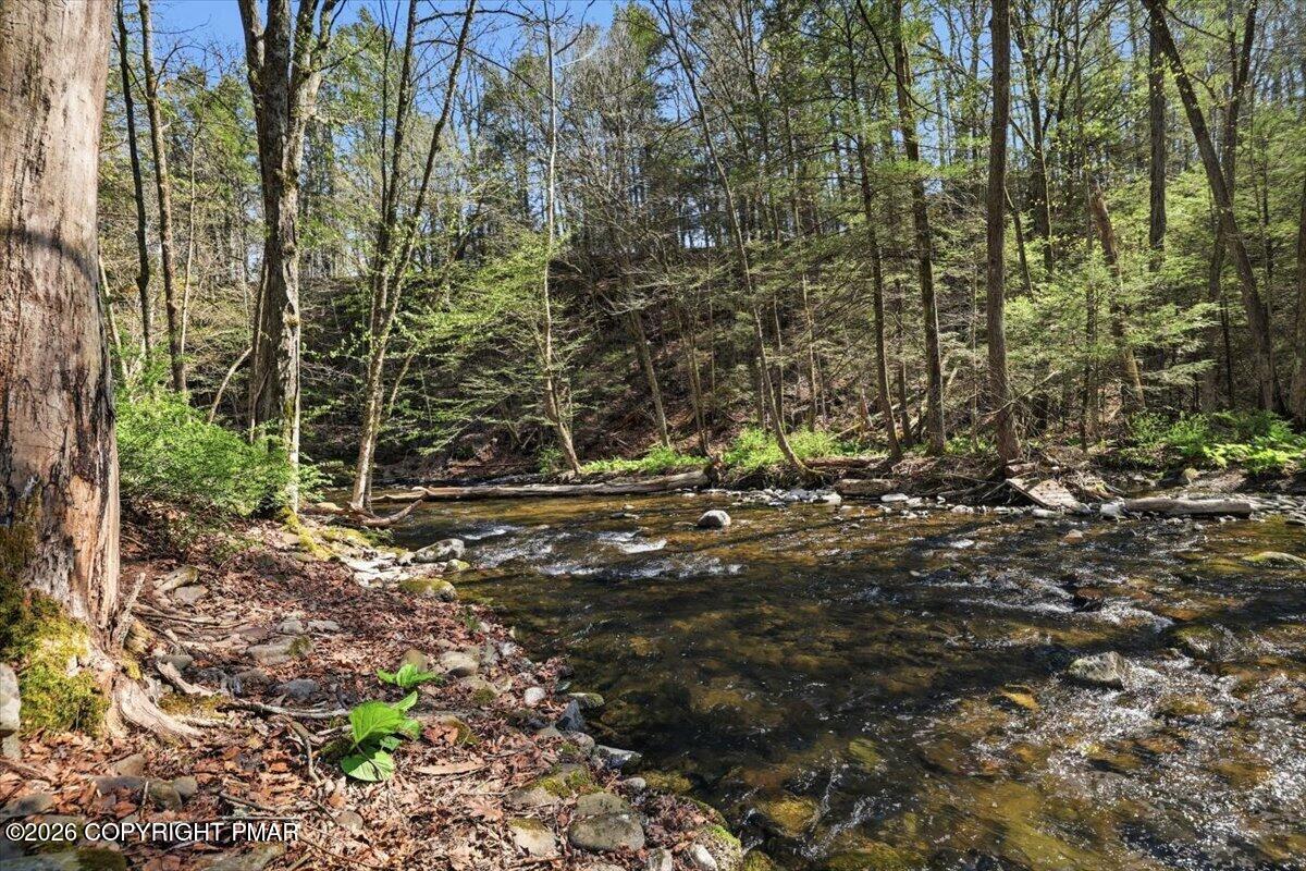 465 Pensyl Creek Road Stroudsburg, PA 18360 - Photo 14 of 71 20-Photo-18