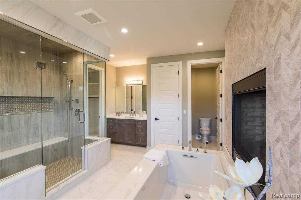 3870 Thatcher Drive Rochester Hills, MI 48309 - Photo 15 of 17
