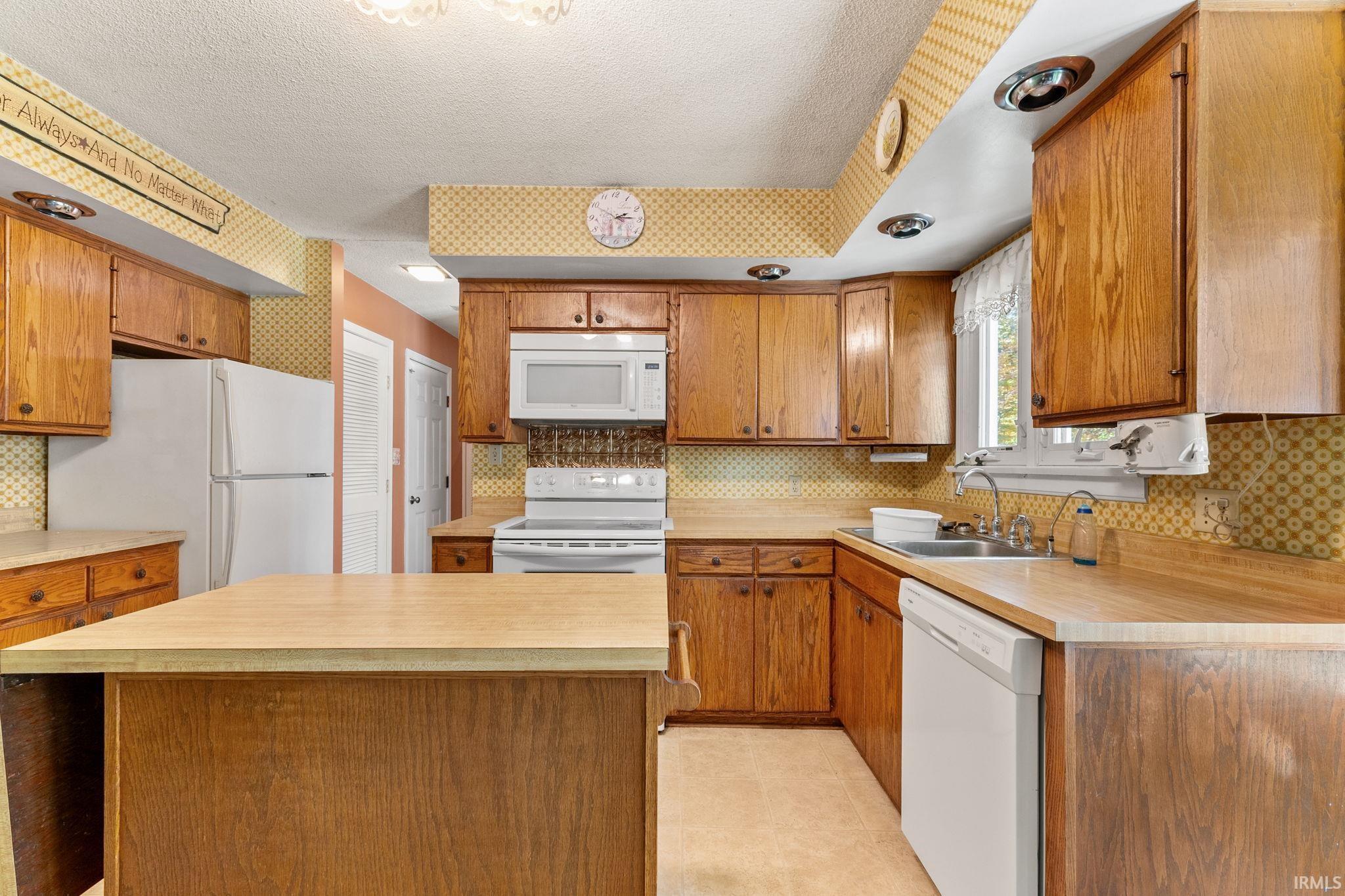 6484 North 450 West Decatur, IN 46733 - Photo 12 of 34