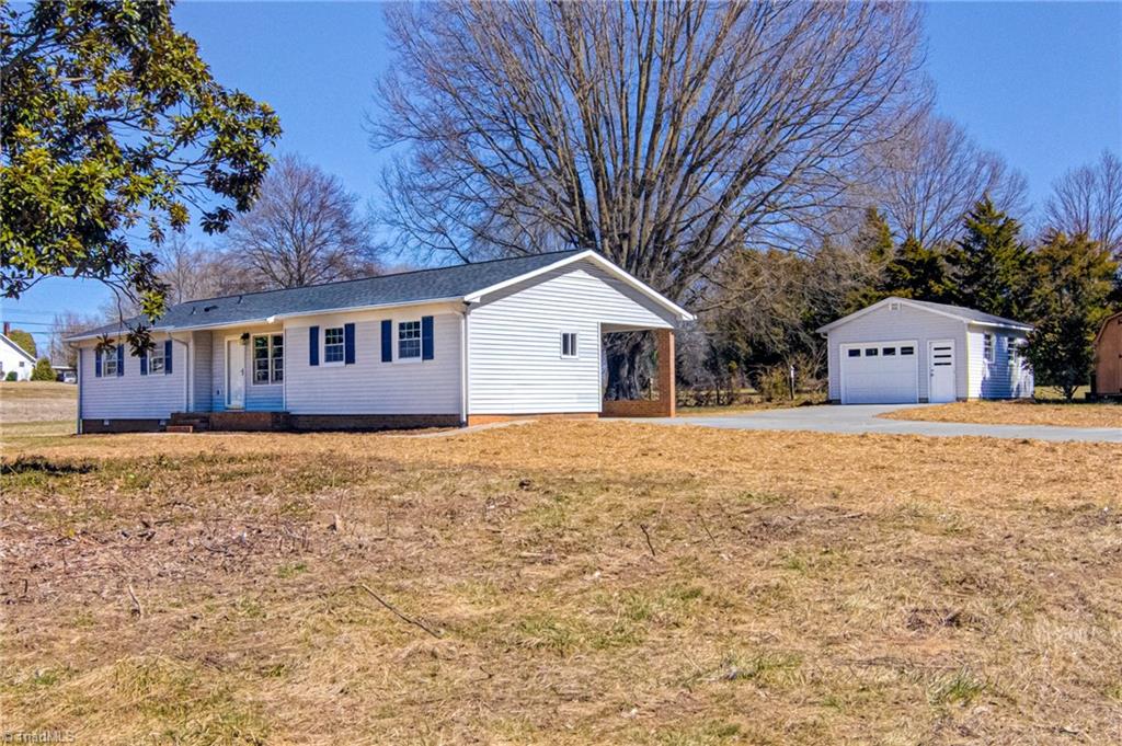 4915 Murray Road Winston-Salem, NC 27106 - Photo 5 of 31 Gallery Image 5