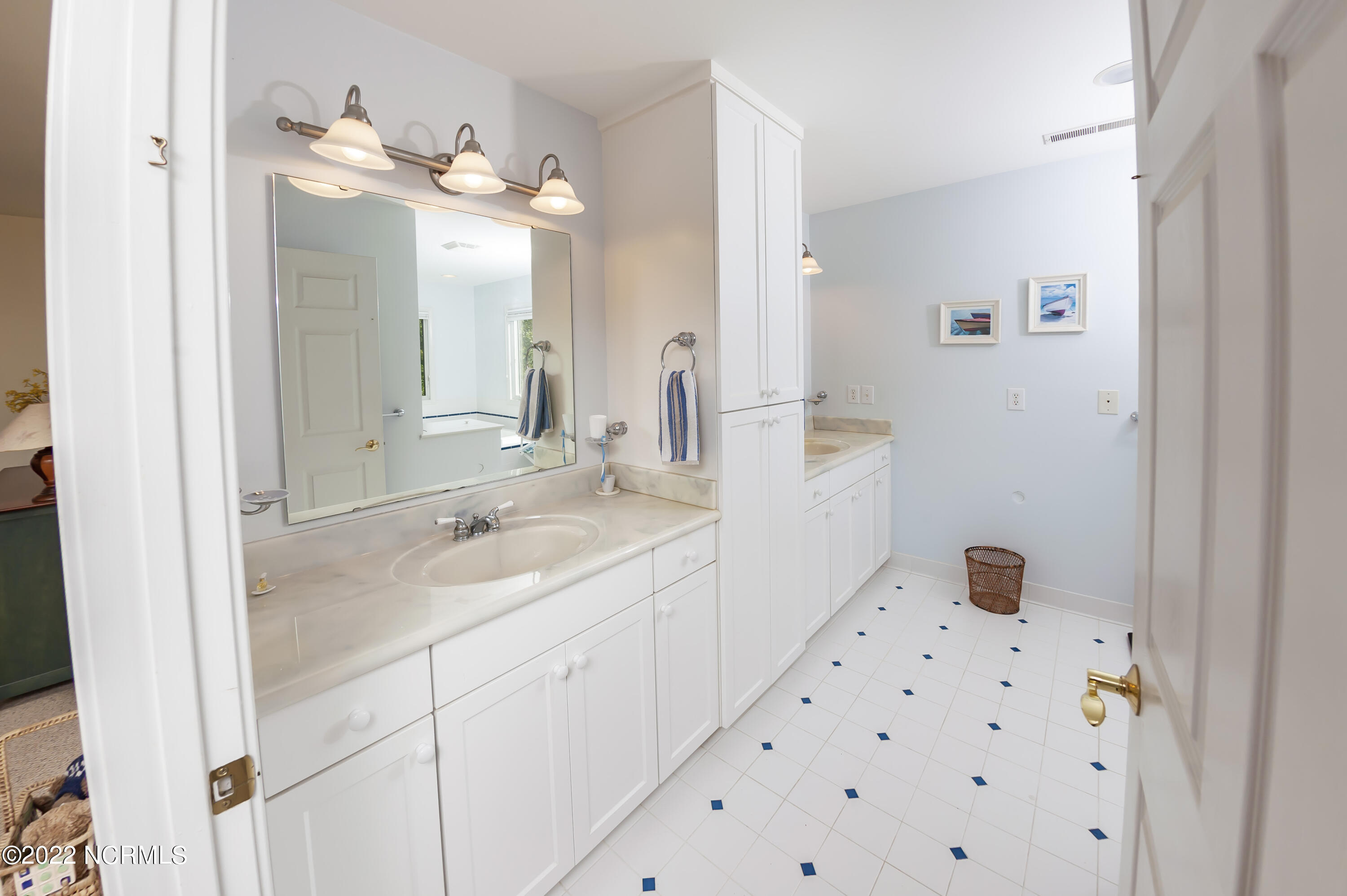 777 Fork Point Road Oriental, NC 28571 - Photo 29 of 112 Master Bathroom