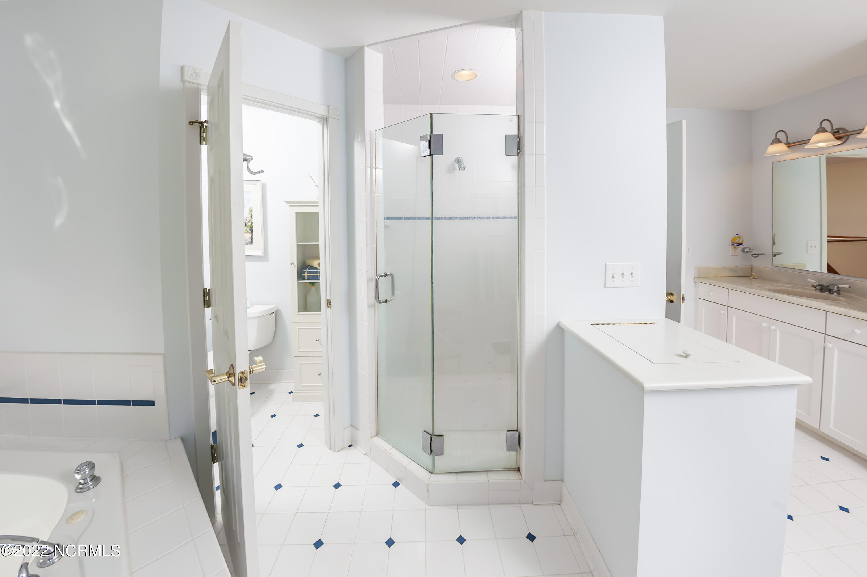 777 Fork Point Road Oriental, NC 28571 - Photo 32 of 112 Master Bathroom