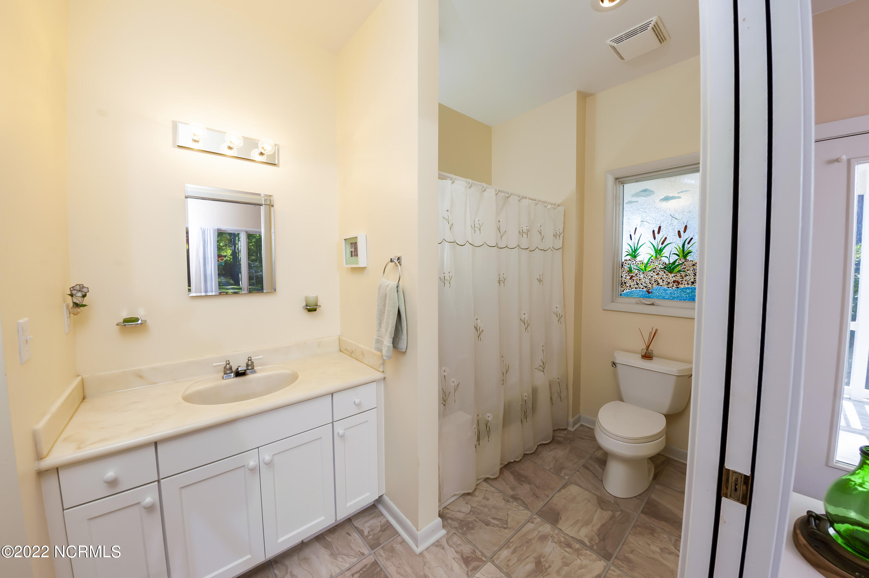 777 Fork Point Road Oriental, NC 28571 - Photo 36 of 112 Guest Bath