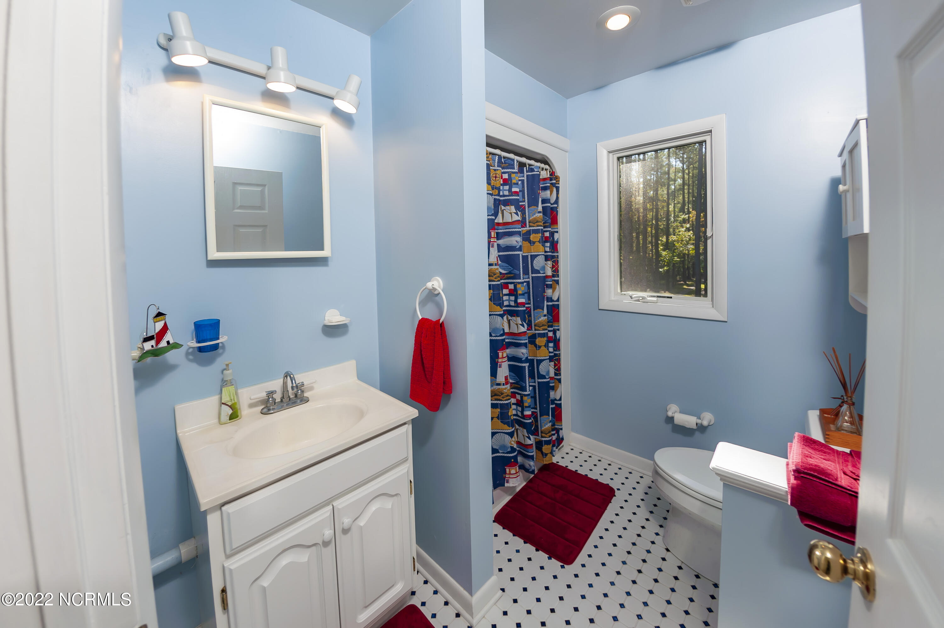 777 Fork Point Road Oriental, NC 28571 - Photo 44 of 112 Bathroom in Carriage House